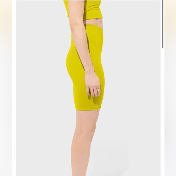GIRLFRIEND COLLECTIVE High Rise Bike Shorts in Chartreuse - Picture 3 of 12